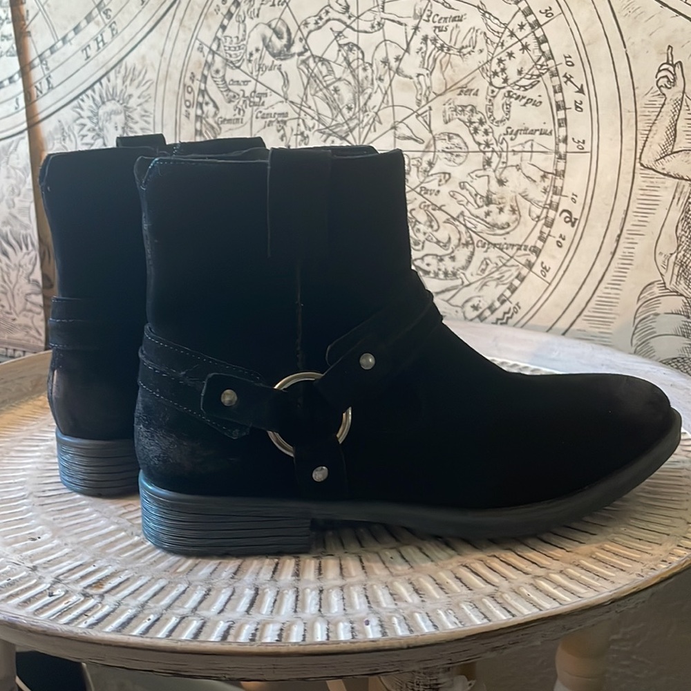 Earth black harness moto boots - Suede black mint condition worn once!